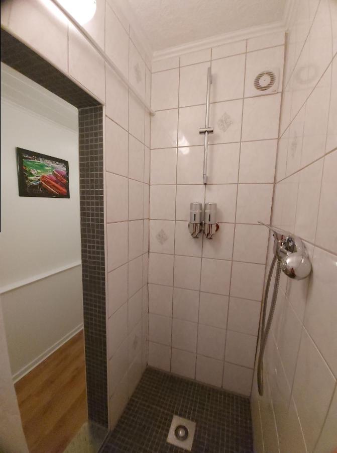 Overnight Apartment كولونيا المظهر الخارجي الصورة
